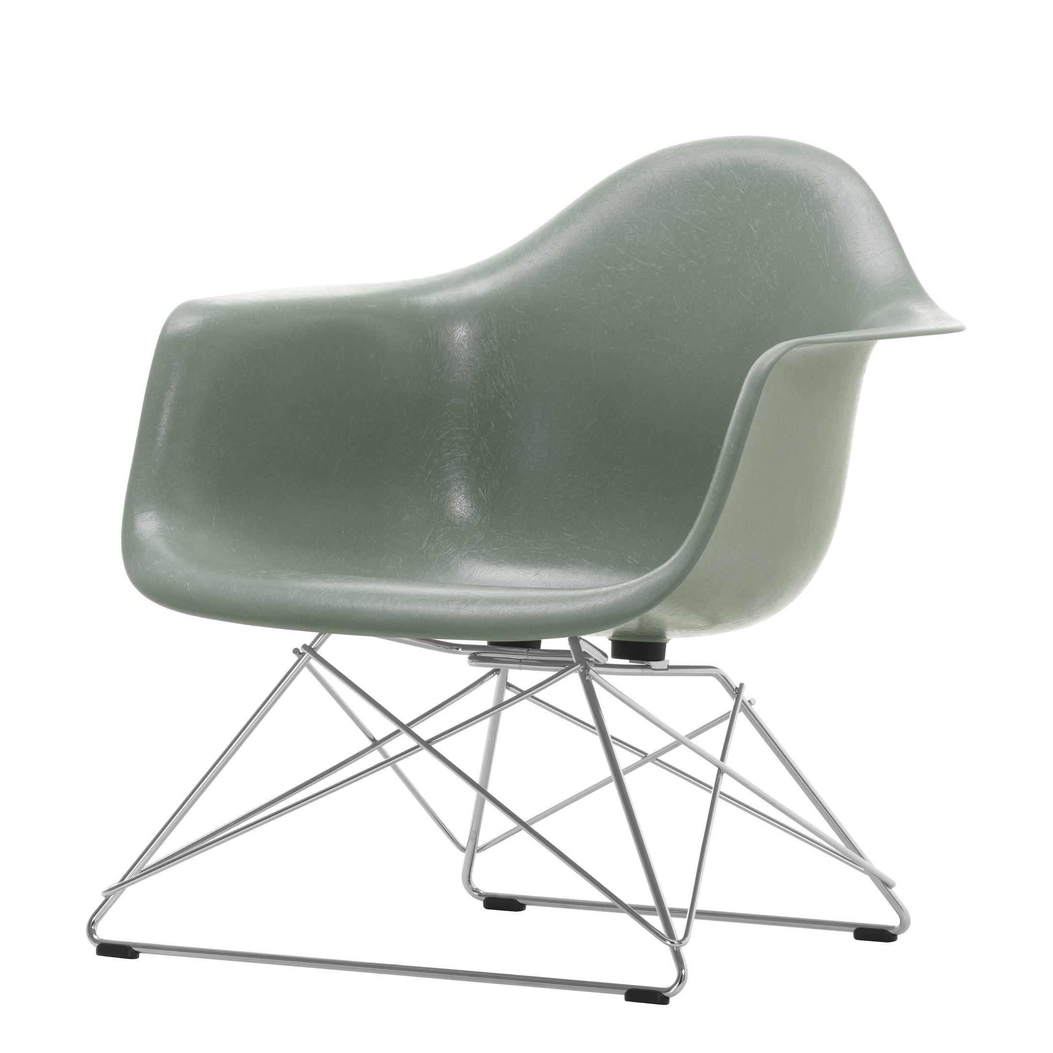 Eames Fiberglass Armchair LAR