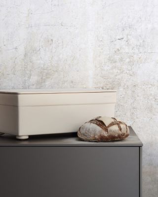 Brotcontainer mit Holzdeckel