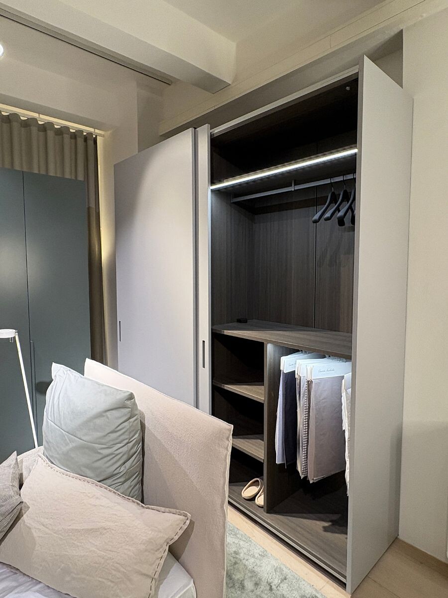 Kleiderschrank Storage