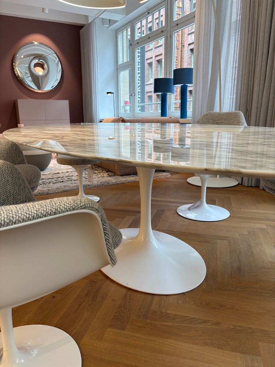 Saarinen Esstisch