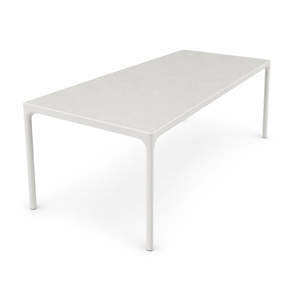 Tisch Four