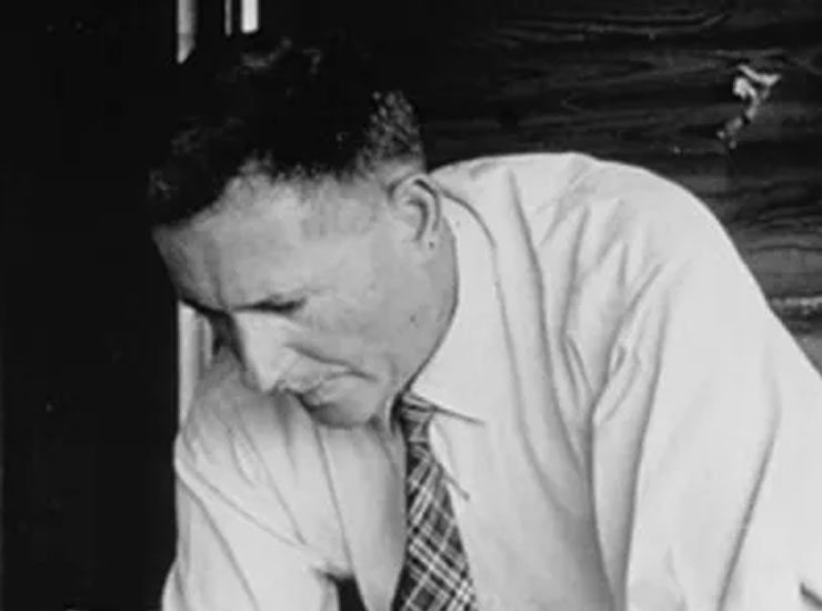 Porträt von Jean Prouve Designikone