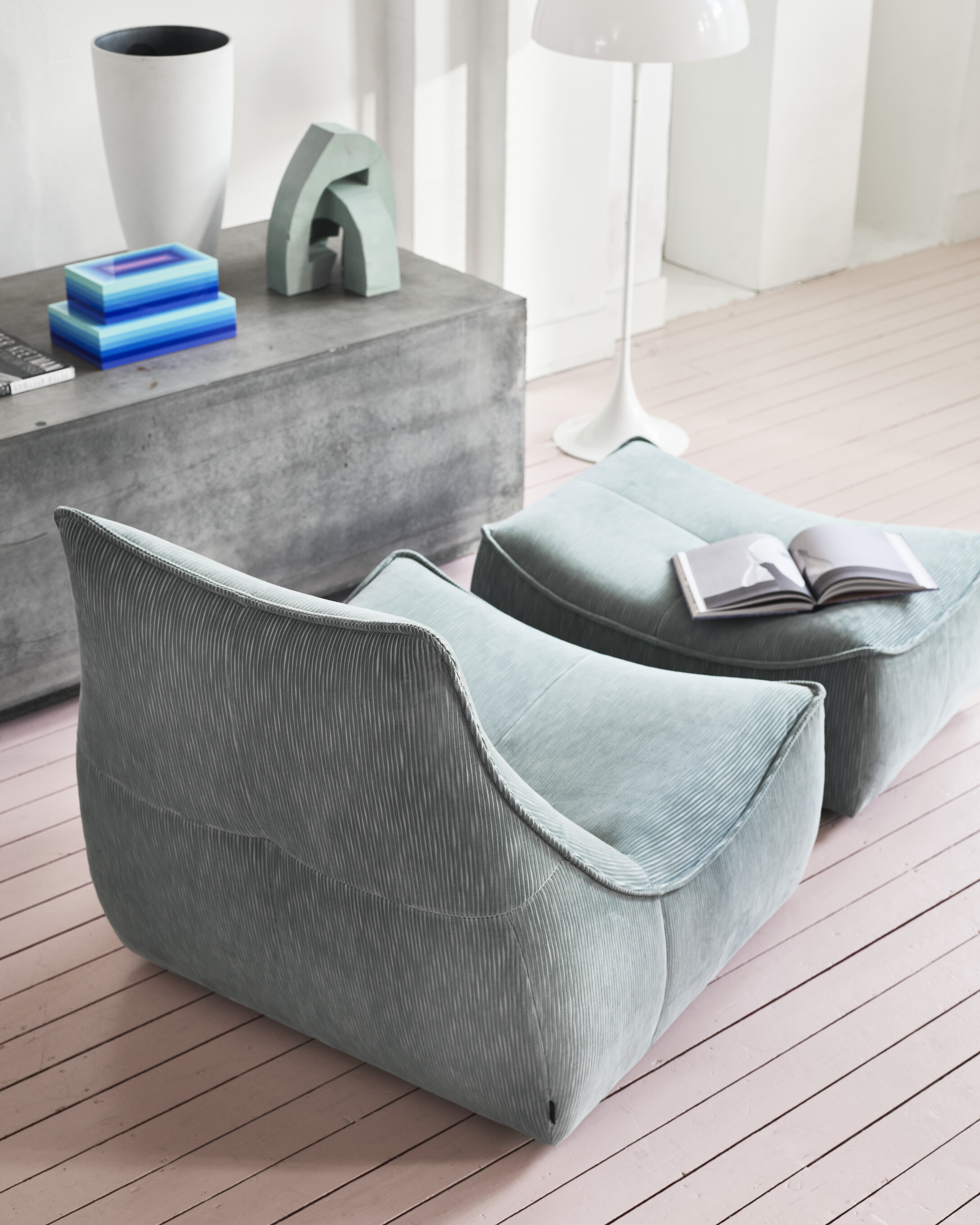 Montis Sessel Florence mit passendem Hocker