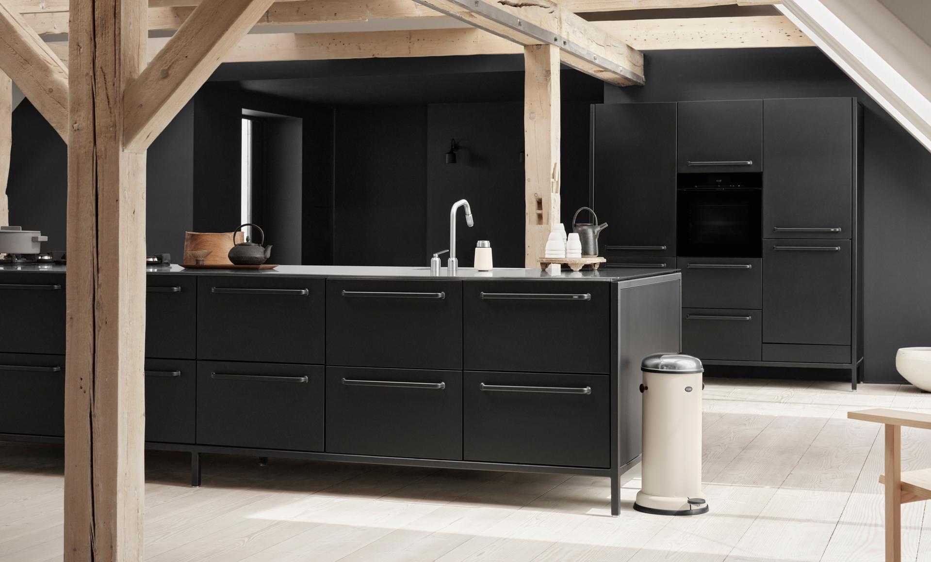 Vipp V1 Küche schwarz