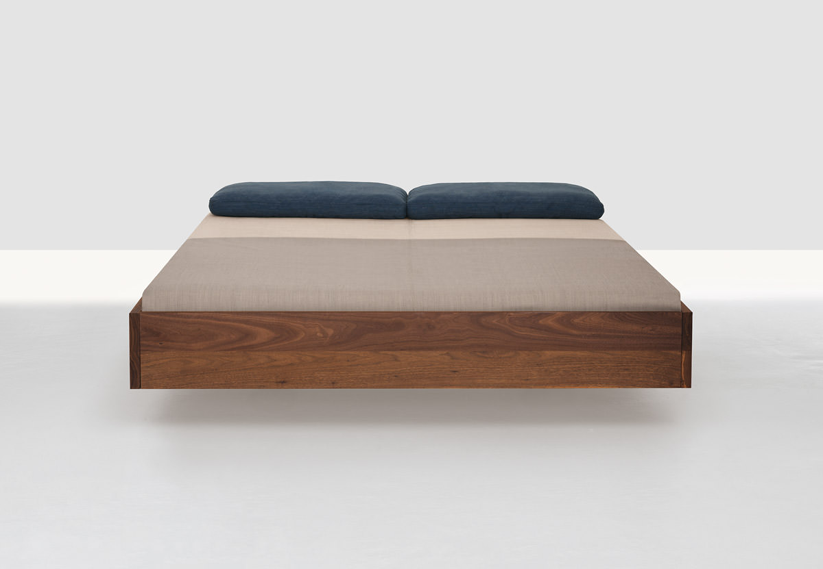 Bett Simple 160 Nussbaum