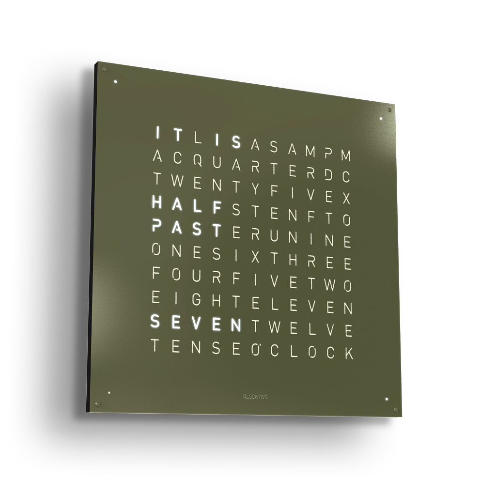 QLOCKTWO EARTH 90 with a coated stainless steel front cover in olive green (RAL 6003) and an elegant, fine texture.

_________________________

QLOCKTWO EARTH 90 mit einem beschichteten Edelstahl-Frontcover in Olivgrün (RAL 6003) und edler Feinstruktur.