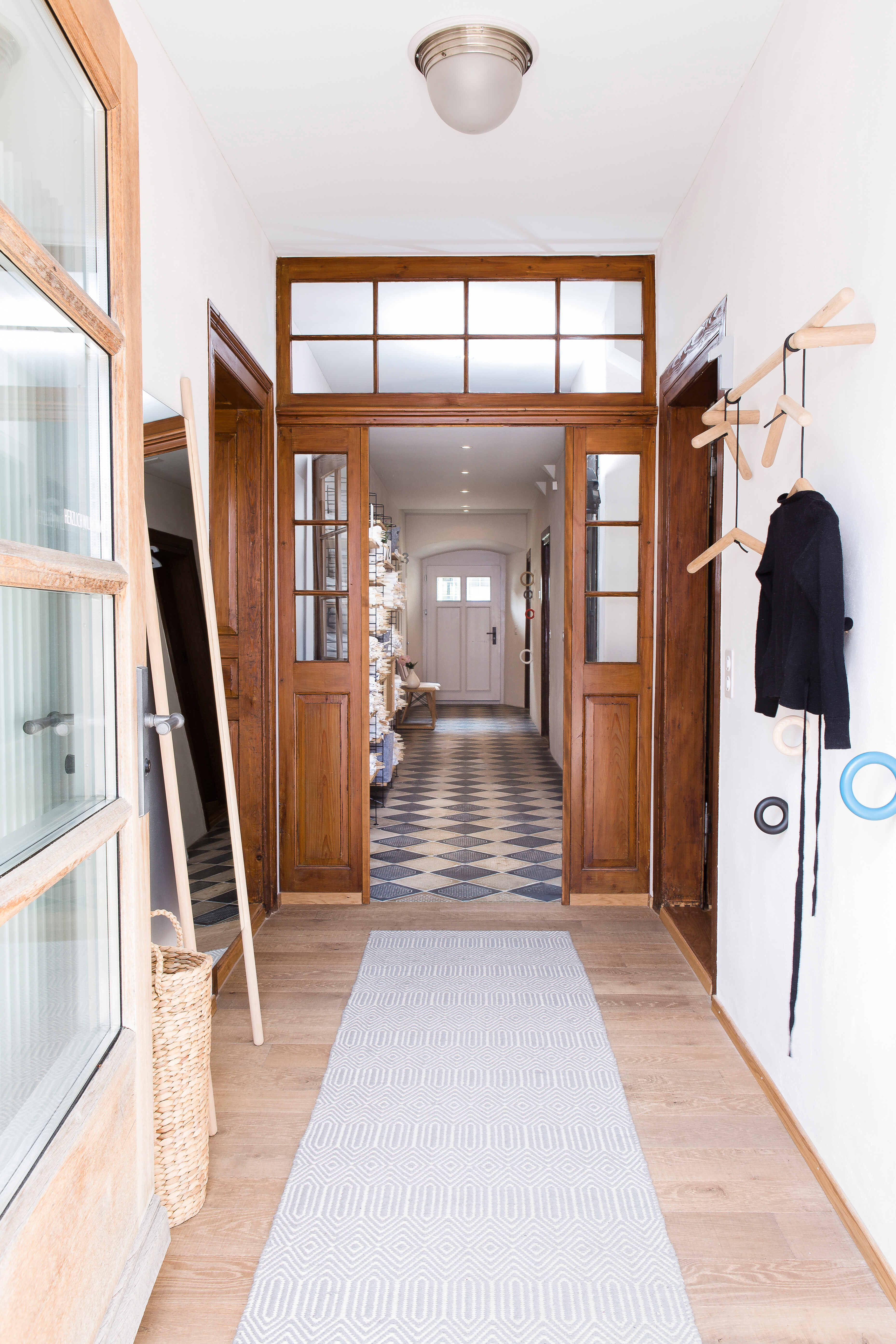 Bei der Einrichtung der Physiopraxis kommt es nicht nur darauf an, den Platz optimal auszunutzen, sondern vor allem darauf, dass sich die Patienten wohlfühlen und somit entspannen können. Der Leitgedanke der Physiopraxis ist, dass unser Körper als Ganzes