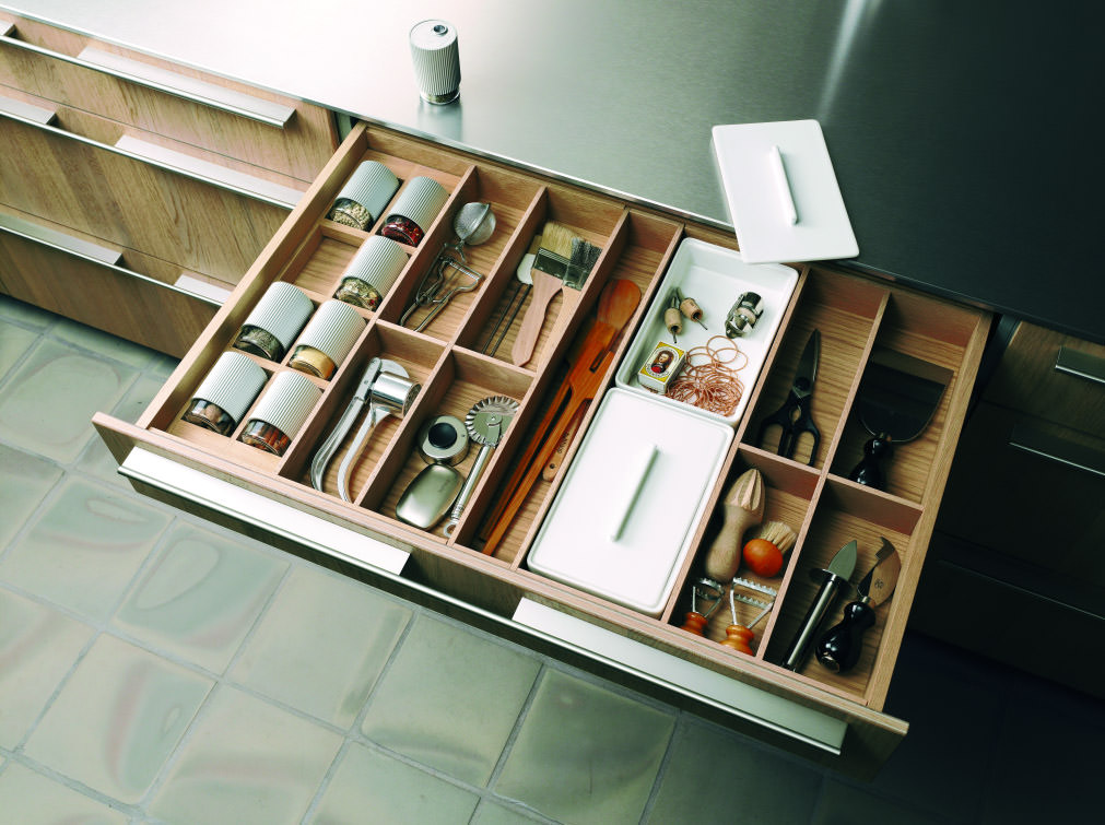 Porzellan-Schale mit Deckel