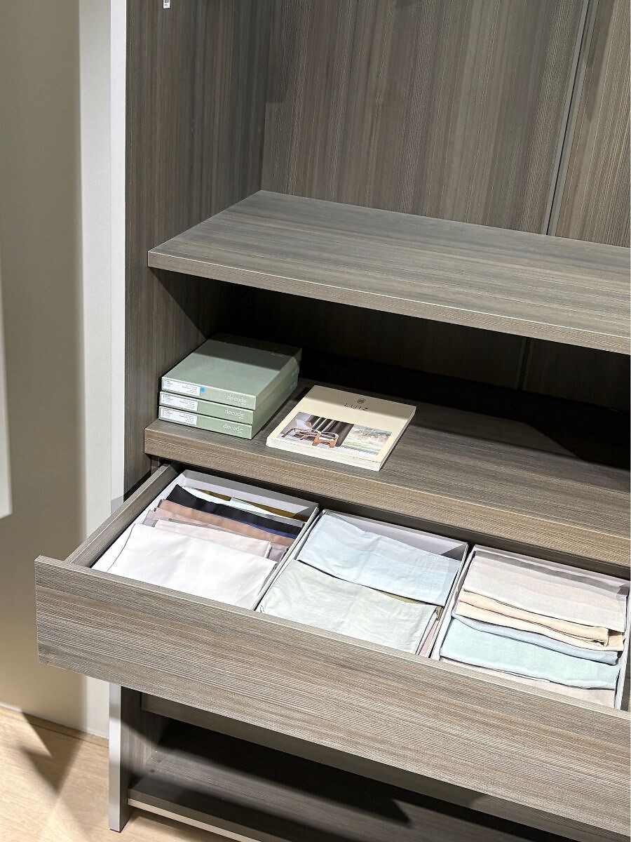 Kleiderschrank Storage