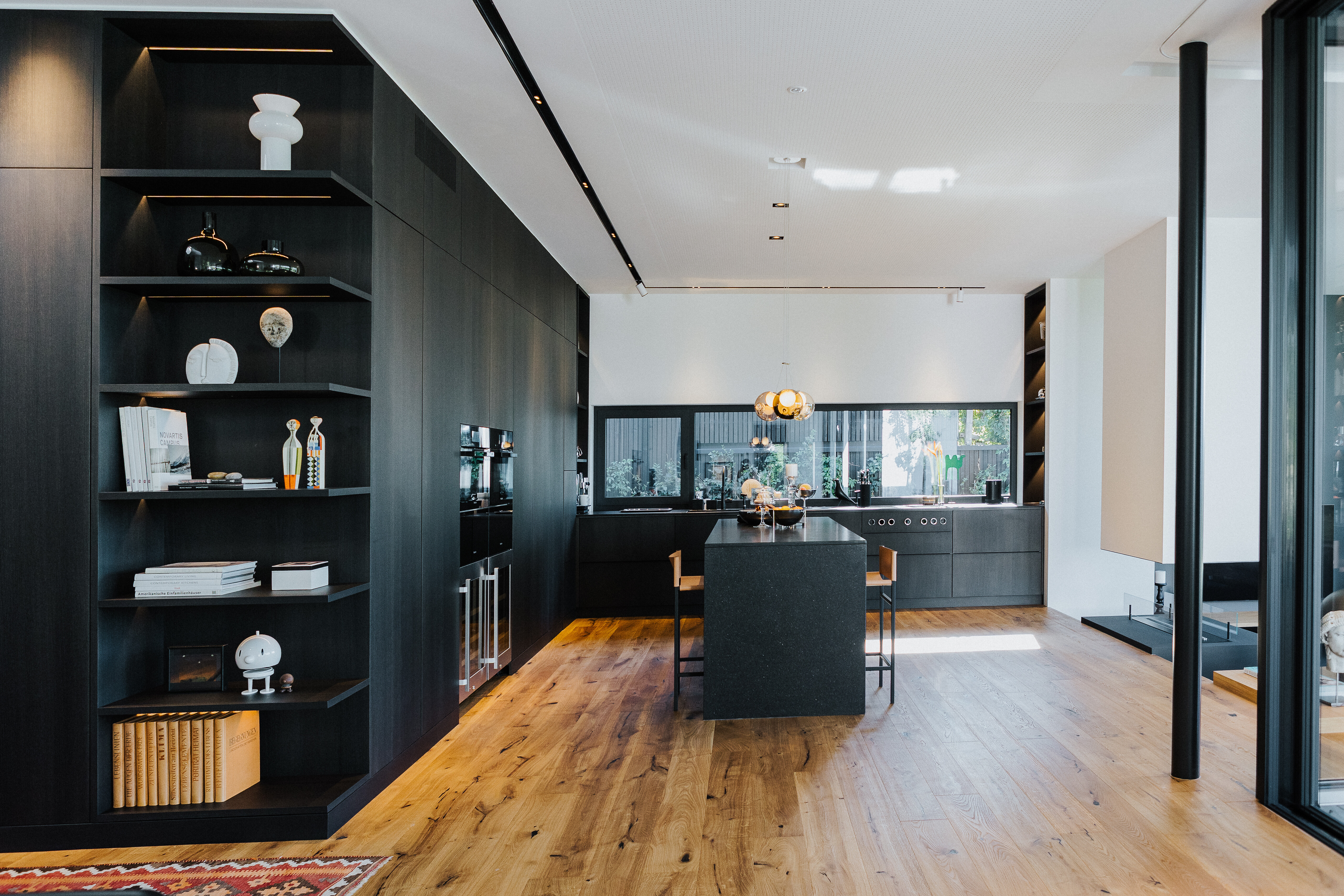 Küche ist nicht von Seipp. (Martina Schneider - Schreinerei Ruf)
Hängeleuchte Bocci 28.3 Cluster von Bocci