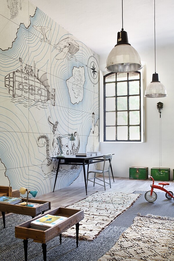 Wandtapete mit U-Boot, Oktopus, Karte und Meeresillustrationen in Kinderspielzimmer