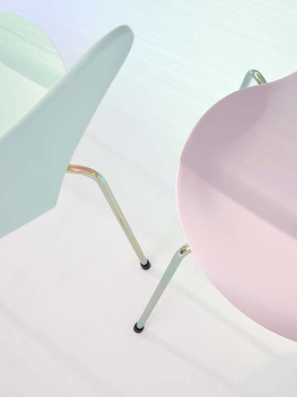 Fritz Hansen Serie 7 Stuhl in 7:14 AM Colour Edition