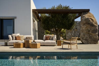 Sofa Nodi Lounge mit Sessel Ukiyo und Beistelltisch Heagon von Tribu
