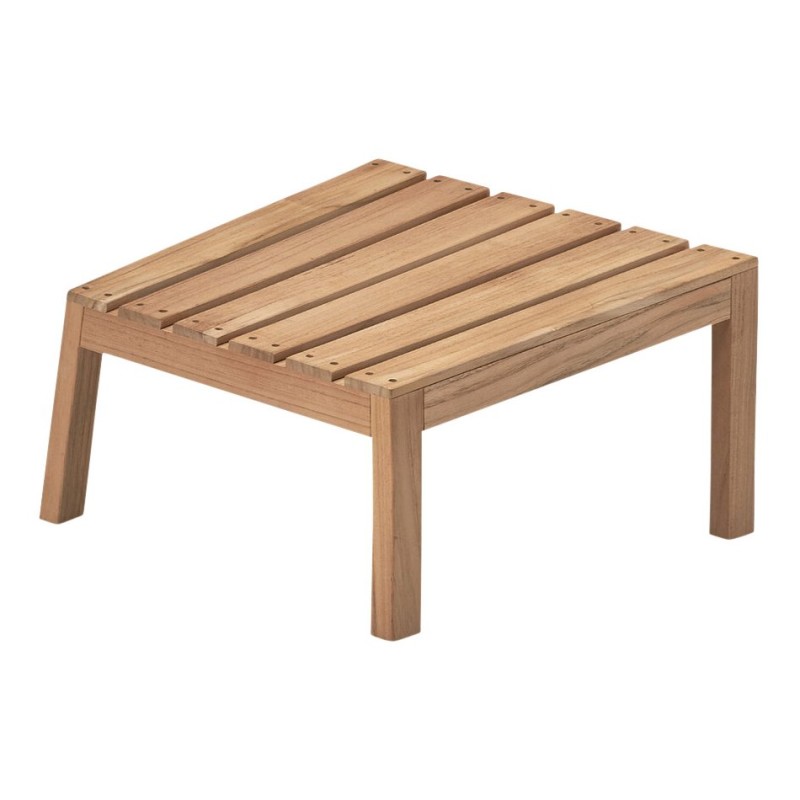 Hocker Between Lines