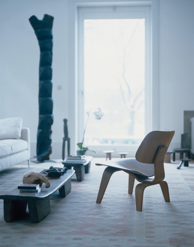 Ply Wood Group LCW Design Charles & Ray Eames, 1945/46© Vitra Collections AG