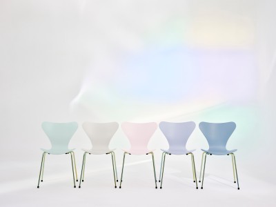 Fritz Hansen Serie 7 Stuhl in 7:14 AM Colour Edition